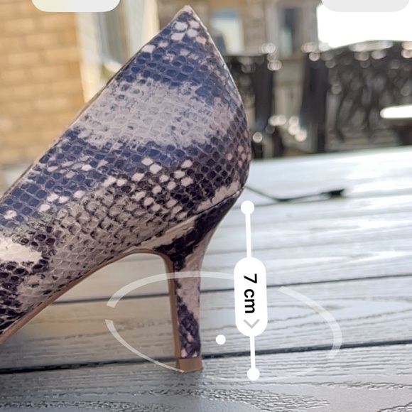 Nine West Heels - Snakeskin - Size 8 - Picture 5 of 6